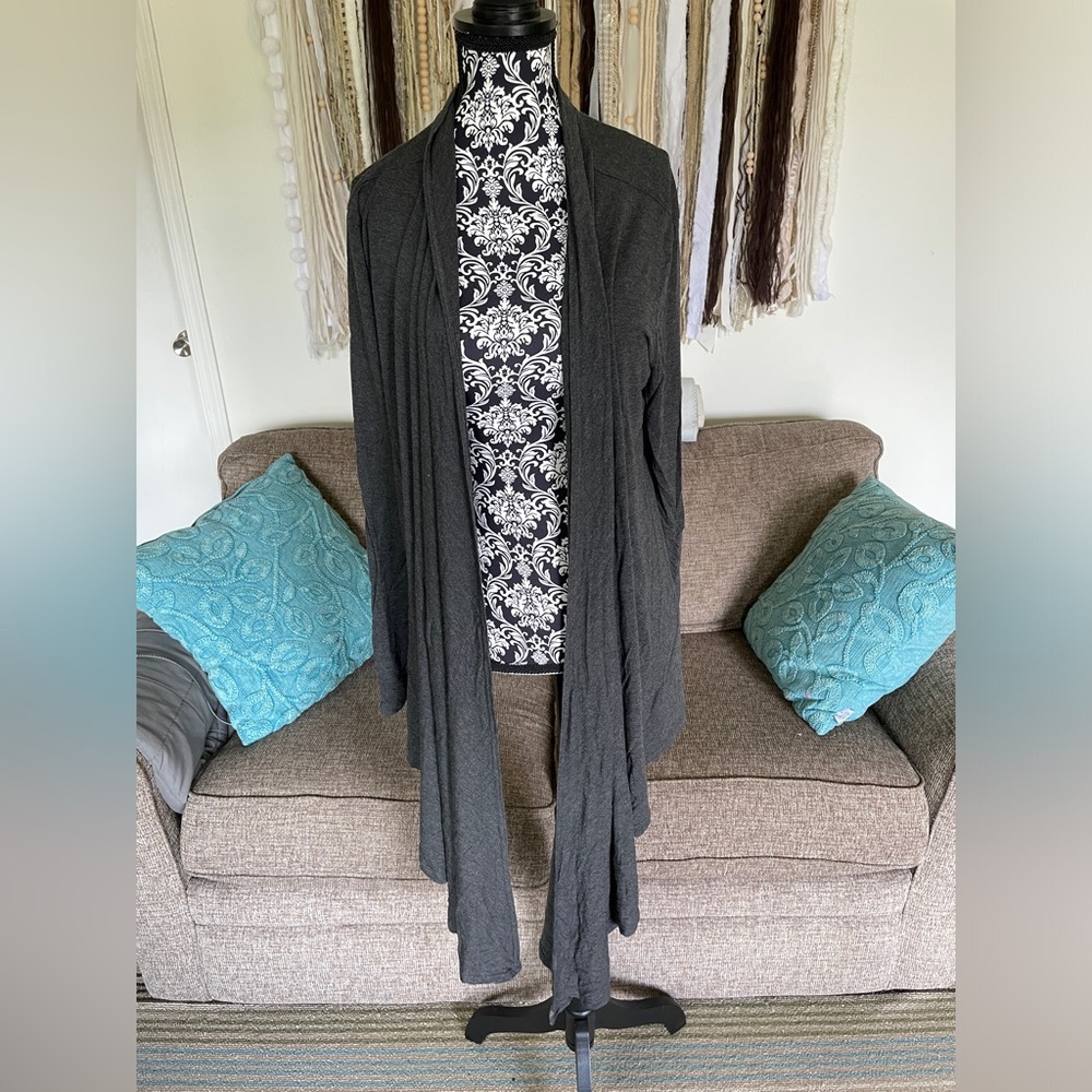 ENCIRCLED 🇨🇦 The Everyday Twist Top Women’s SZ L 💥 GREY 💥 Travel Cardigan Duster - Picture 12 of 17